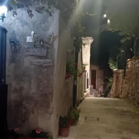 Nicolas House * Campiglia dʼOrcia