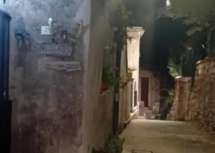 Nicolas House * Campiglia dʼOrcia